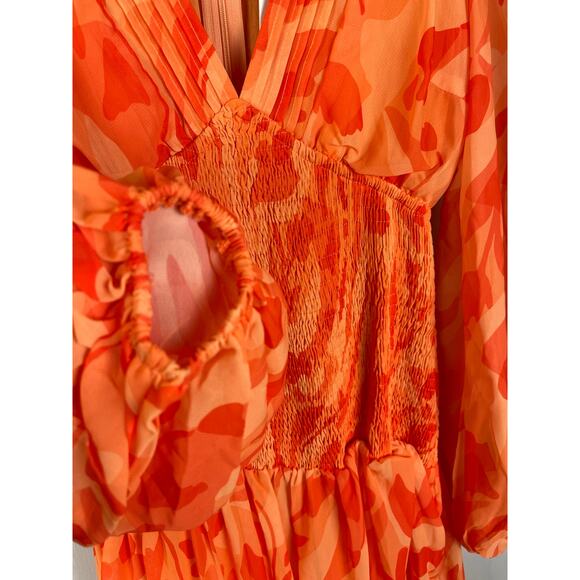 All About May Boutique Smocked Bodice V-Neck Sheet Sleeve Maxi Dress Size 2 - Picture 4 of 9